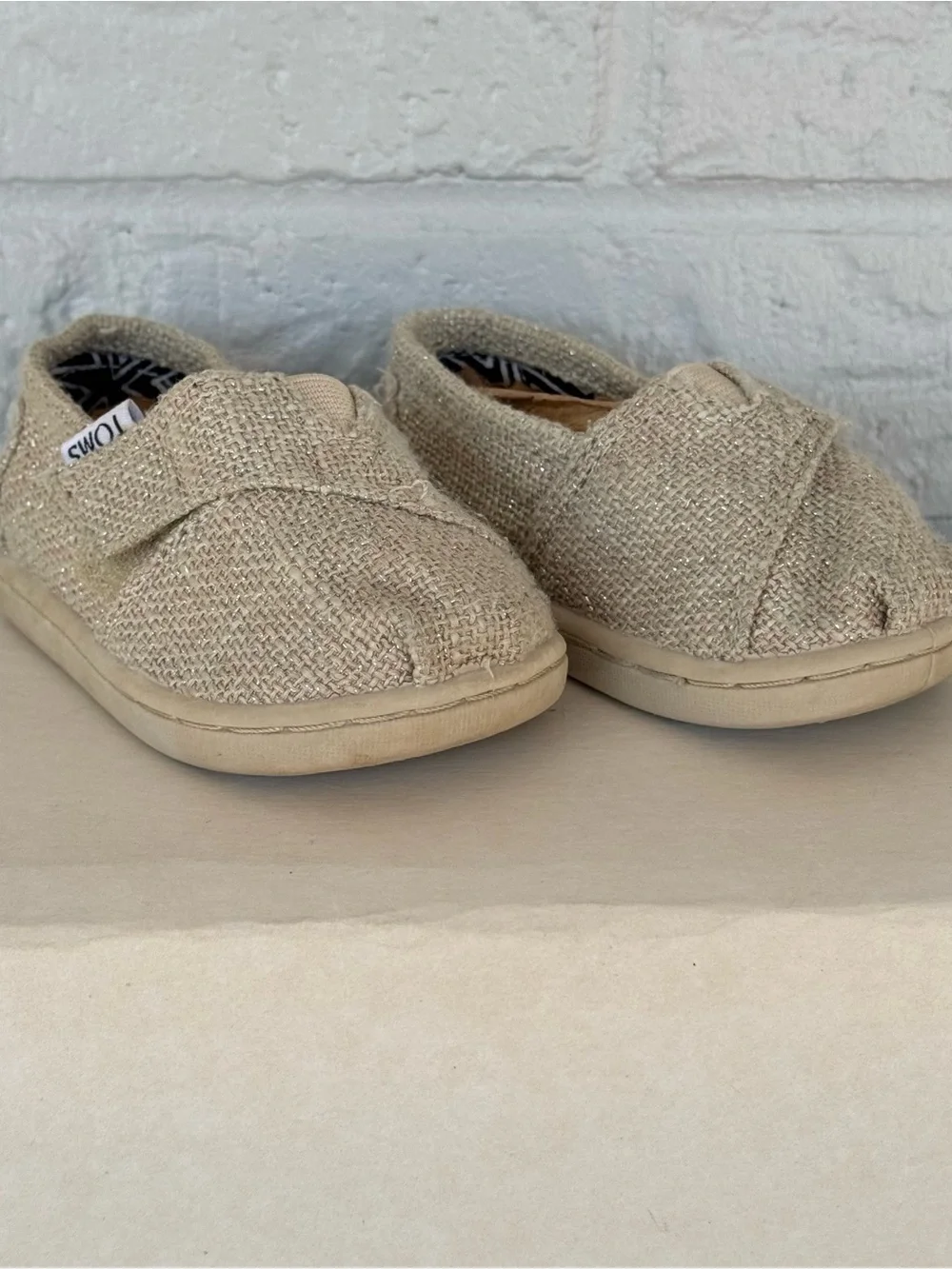 Sparkly Burlap TOMS Shoes T4